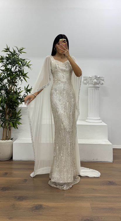 Ekru İşlemeli Pelerinli  Abiye Elbise